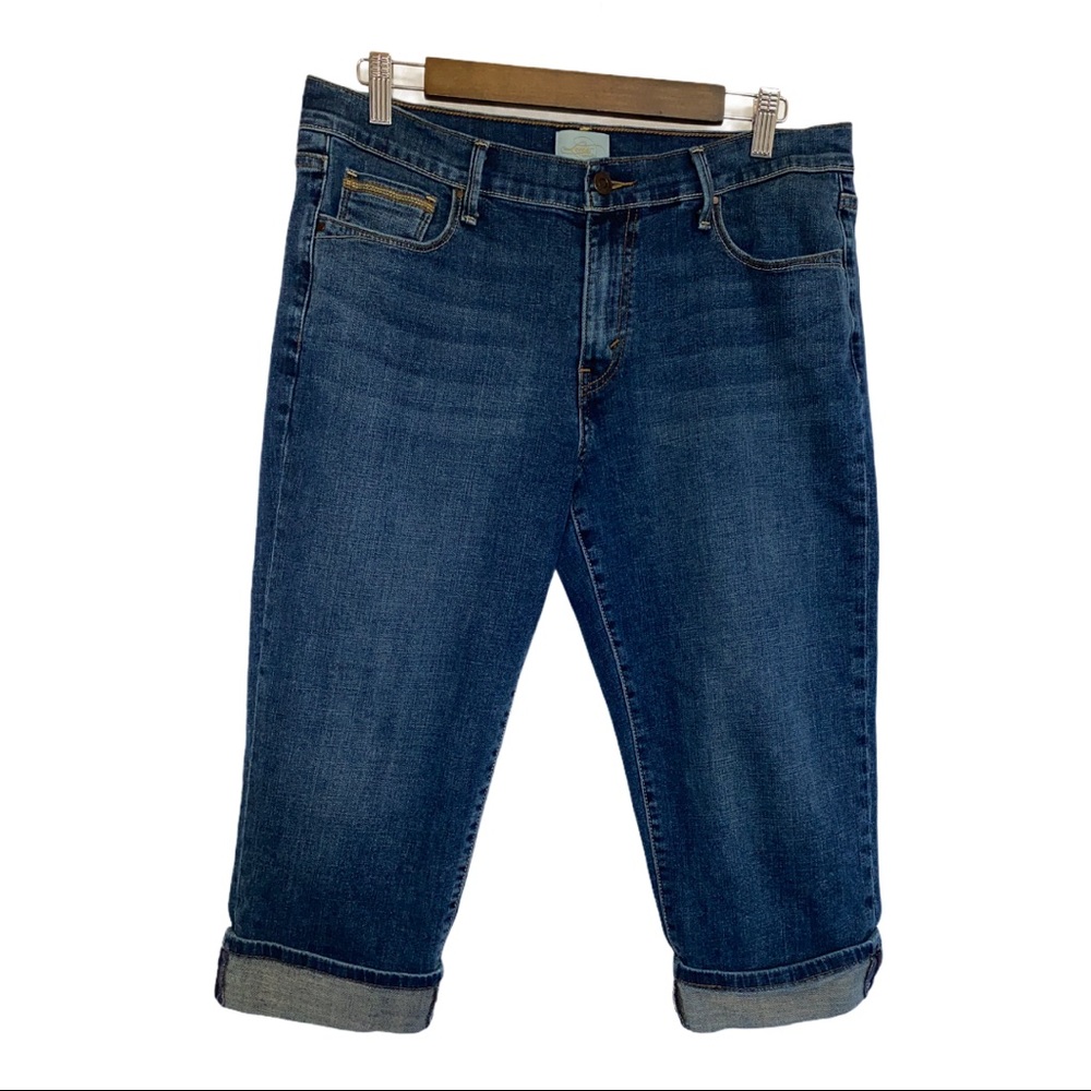 Levi's 515 Cuffed Capris Jeans. Size 12
